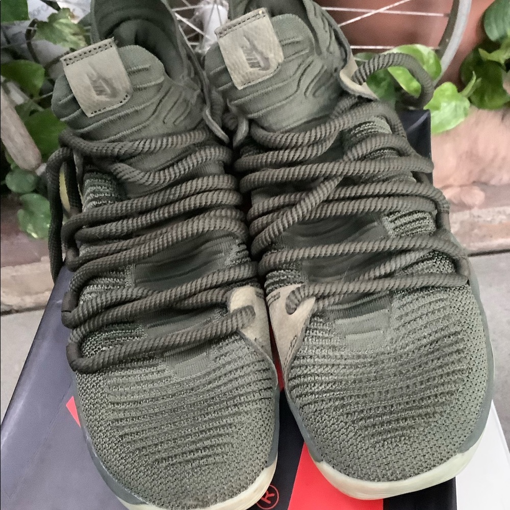 Nike KD 10 size 9.5 olive green